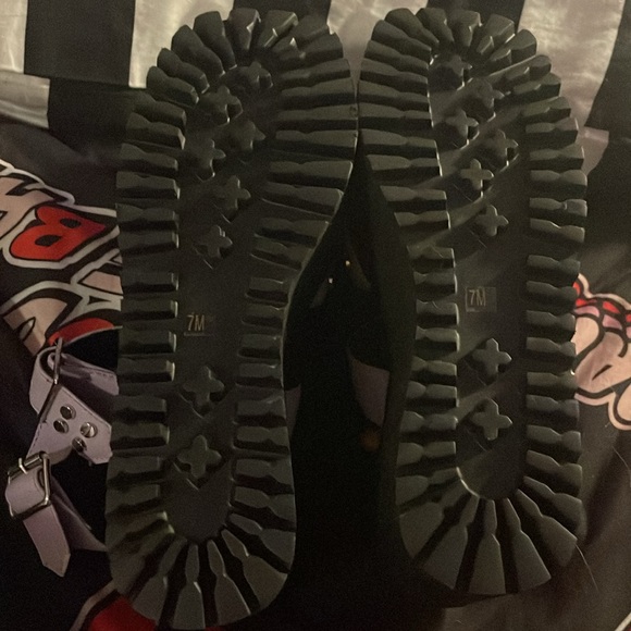 Spiked platform sandals - Picture 2 of 2